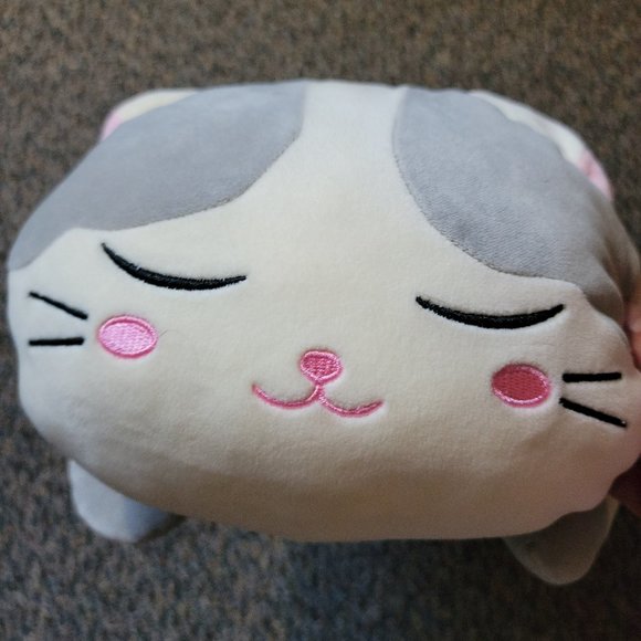 Sweet Vintoys Grey and White Calcio Cat Soft Pillow - Picture 5 of 9